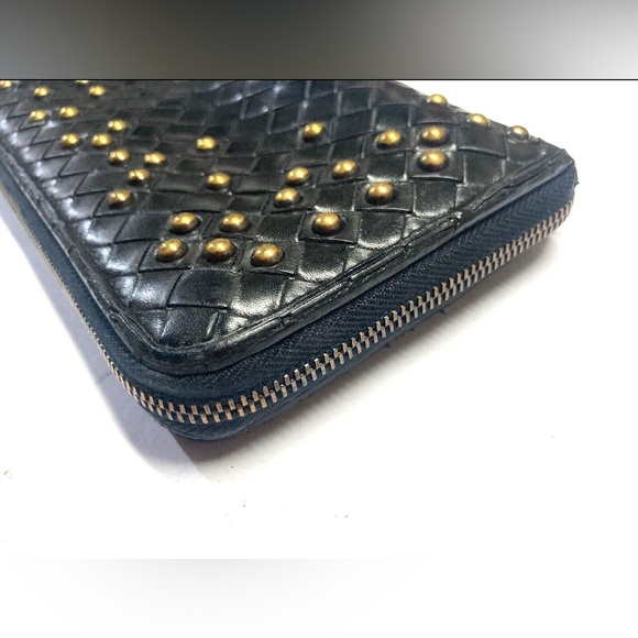 BOTTEGA VENETA VINTAGE STUDDED INTRECCIATO ZIP AROUND LEATHER LONG WALLET - Picture 6 of 16